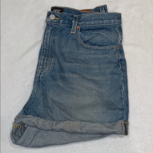 Urban Outfitters Mom Shorts - Picture 2 of 5